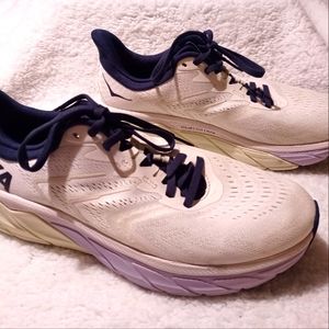 Hoka One One Arahi 5 Sz 9B